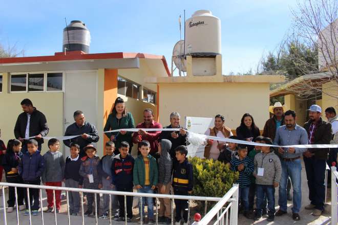 Construyen mdulos sanitarios en primaria de la comunidad de Chupaderos