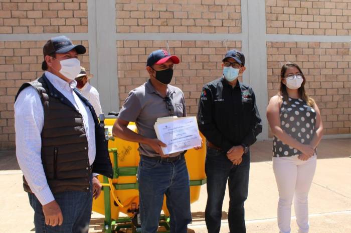 Realizan segunda entrega de apoyos a productores del campo en Sombrerete