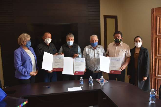 Firman donacin de Unidades Deportivas al municipio de Villa de Cos