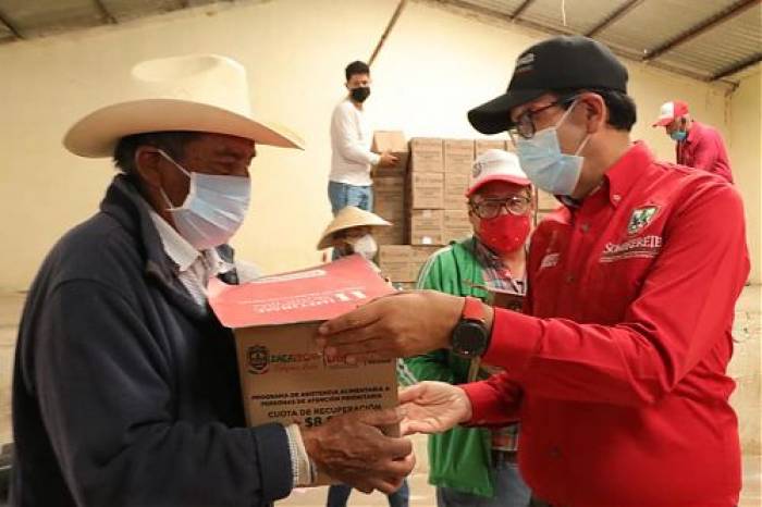 Alan Murillo entrega apoyos alimentarios en Ex Hacienda Zaragoza