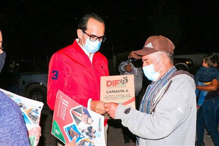 Alan Murillo realiza entrega de apoyos en comunidades de Sombrerete