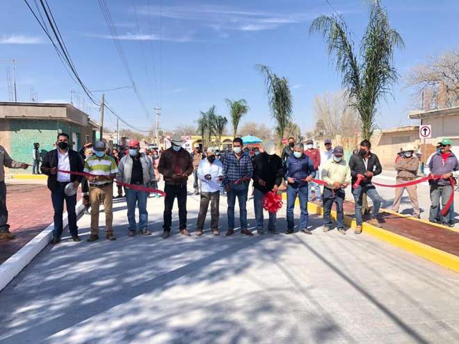 Inauguran pavimentación de calle en comunidad de Chupaderos