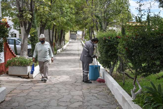 Limpian panteones del municipio de Guadalupe
