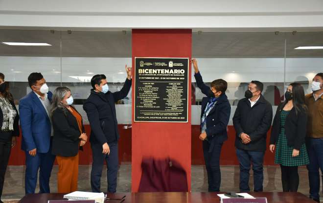 Develan placa conmemorativa del Primer Cabildo en Guadalupe