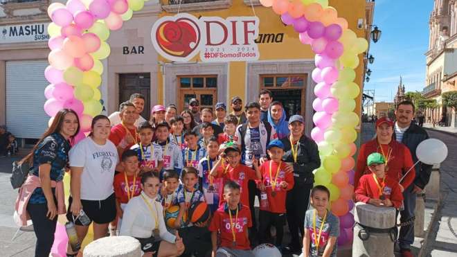 Familias jerezanas festejan su da con el ayuntamiento el DIF municipal