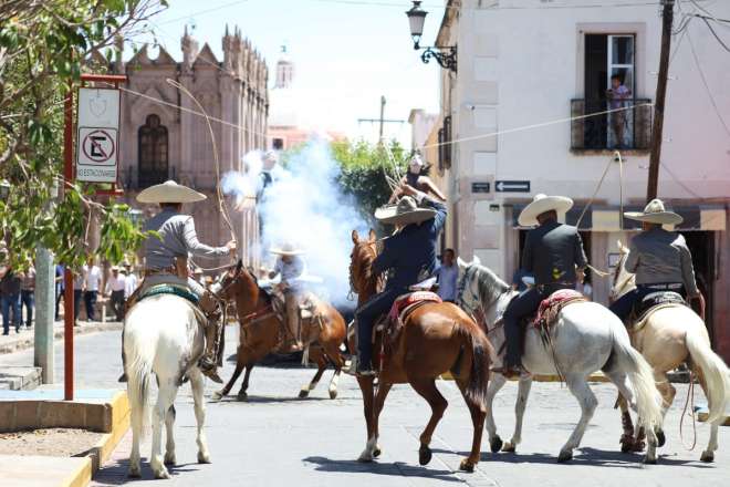 En Jerez perdura el Sbado de Gloria con su tradicional Cabalgata Charra y Quema de Judas