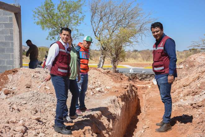 Supervisa Julio Csar Chvez obra de ampliacin de drenaje en la comunidad de Cieneguitas