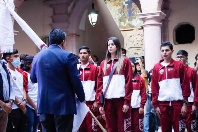 Abanderan a delegacin zacatecana rumbo a los Juegos Nacionales CONADE