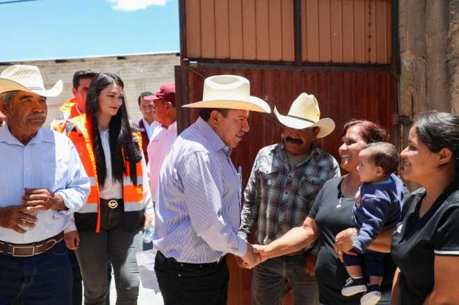 Entrega Gobernador David Monreal acciones del programa Construyendo Bienestar en Chalchihuites