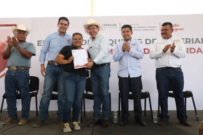 Entrega Gobernador apoyos del Programa Construyendo Bienestar a familias de Río Grande