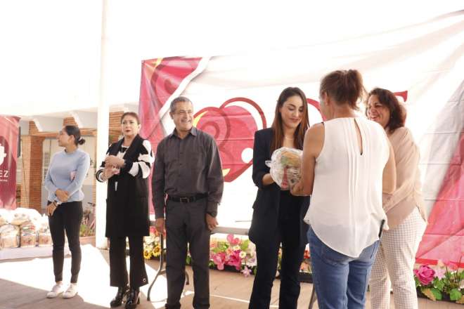 Entrega DIF Jerez apoyos alimentarios extraordinarios a 100 familias