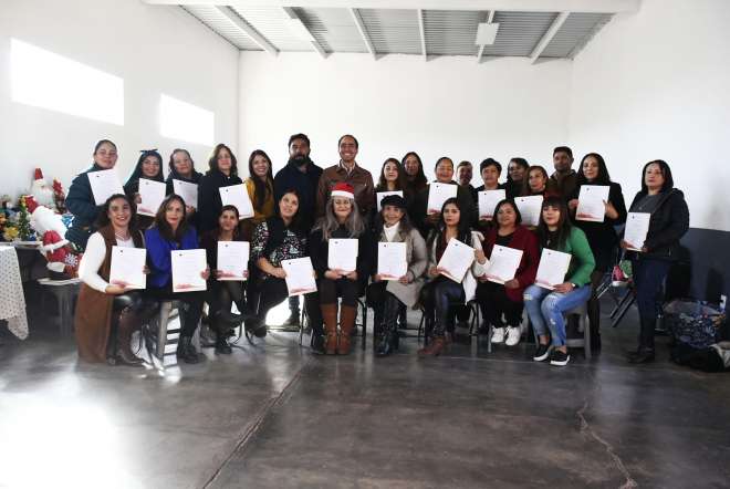 Clausura Pepe Saldvar curso de manualidades con mujeres emprendedoras