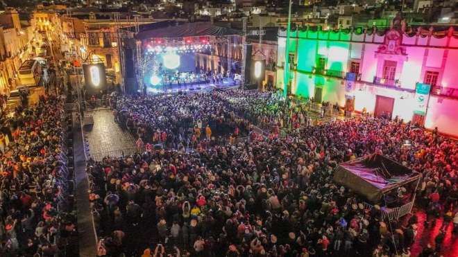 Cierra Chuy Lizrraga el Festival por Amor a la capital