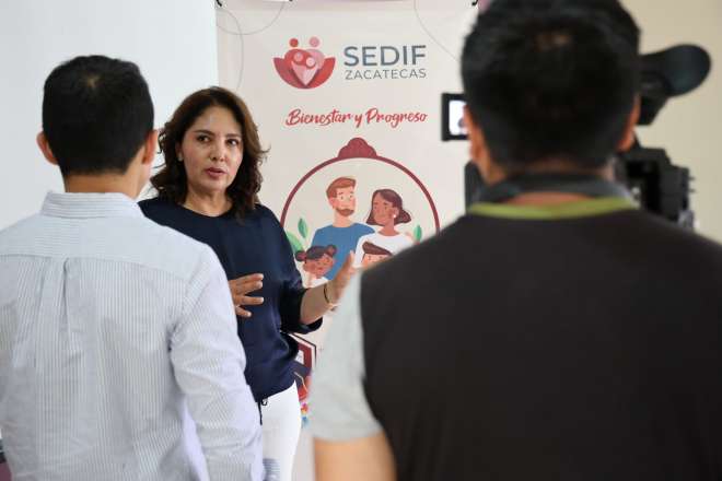 Avanzan 15 parejas en proceso de adopcin, al participar en taller Escuela para Padres que otorga el SEDIF