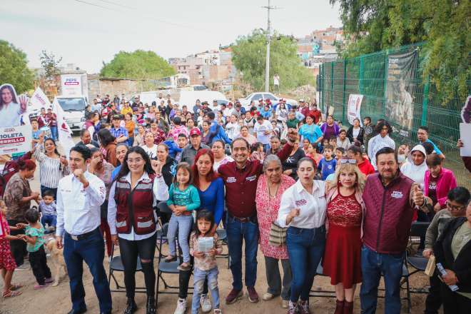 Decididas familias de La Toma de Zacatecas con Pepe Saldvar
